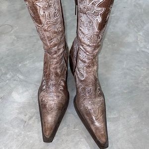 leather fashion boot VIRUS MODA . sz 38 / us 8.5 . made in portugal